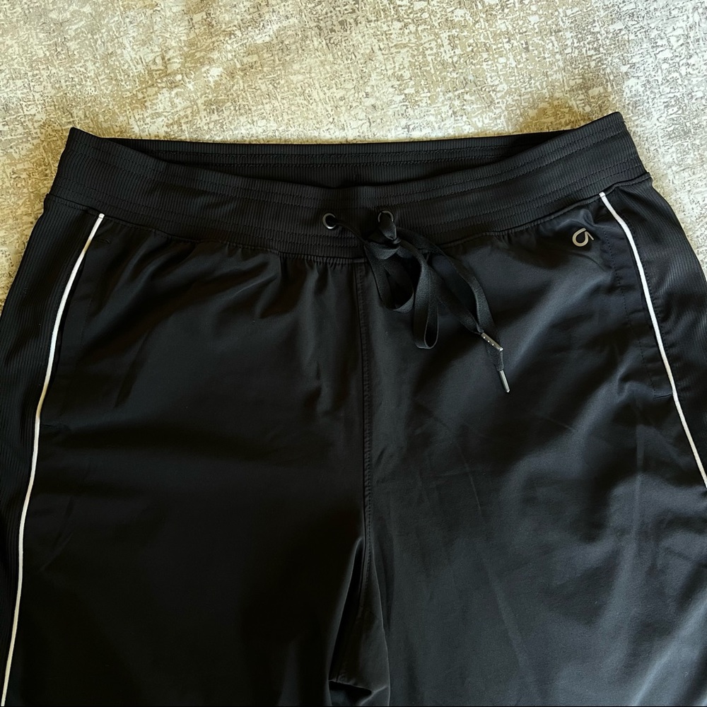 GapFit Studio Side-Stripe Joggers. Size M.